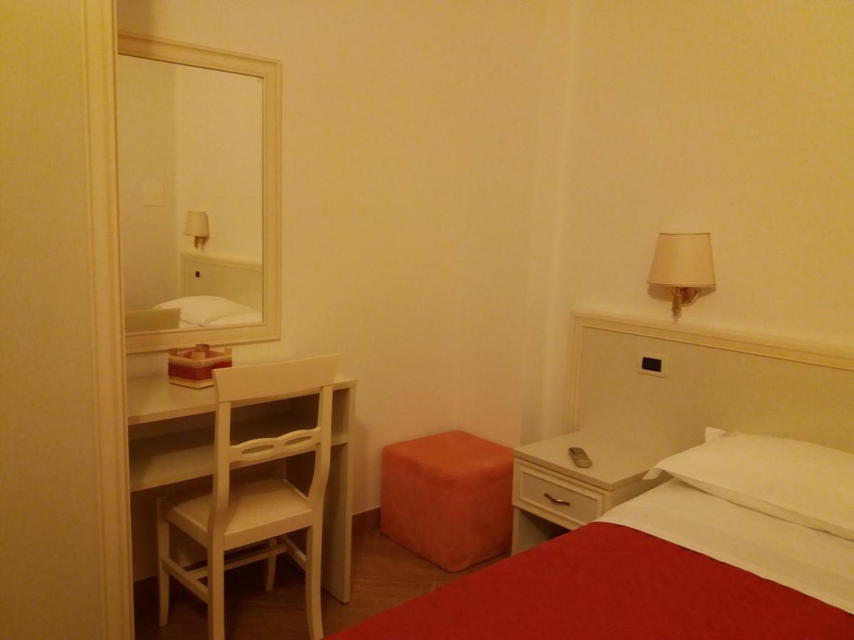 Il Piccolo Nido Bed & Breakfast Borgo Montenero Exterior photo