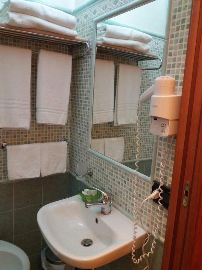 Il Piccolo Nido Bed & Breakfast Borgo Montenero Exterior photo