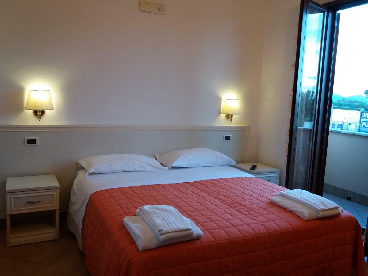 Il Piccolo Nido Bed & Breakfast Borgo Montenero Exterior photo